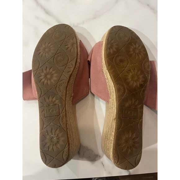 UGG Jaycee Wedge Sandals PINK Bow Design SUEDE Women's Size US 9.5 - Picture 3 of 4